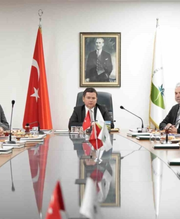 osmangazi-belediyesinde-yil-sonu-degerlendirme-toplantisi-gerceklestirildi-4HkQbzU6.jpg