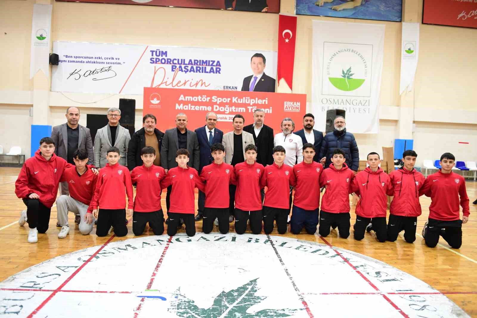 Osmangazi Belediyesi’nden amatör spor kulüplerine malzeme desteği 9 osmangazi belediyesinden amator spor kuluplerine malzeme destegi 5 jQl61aD6