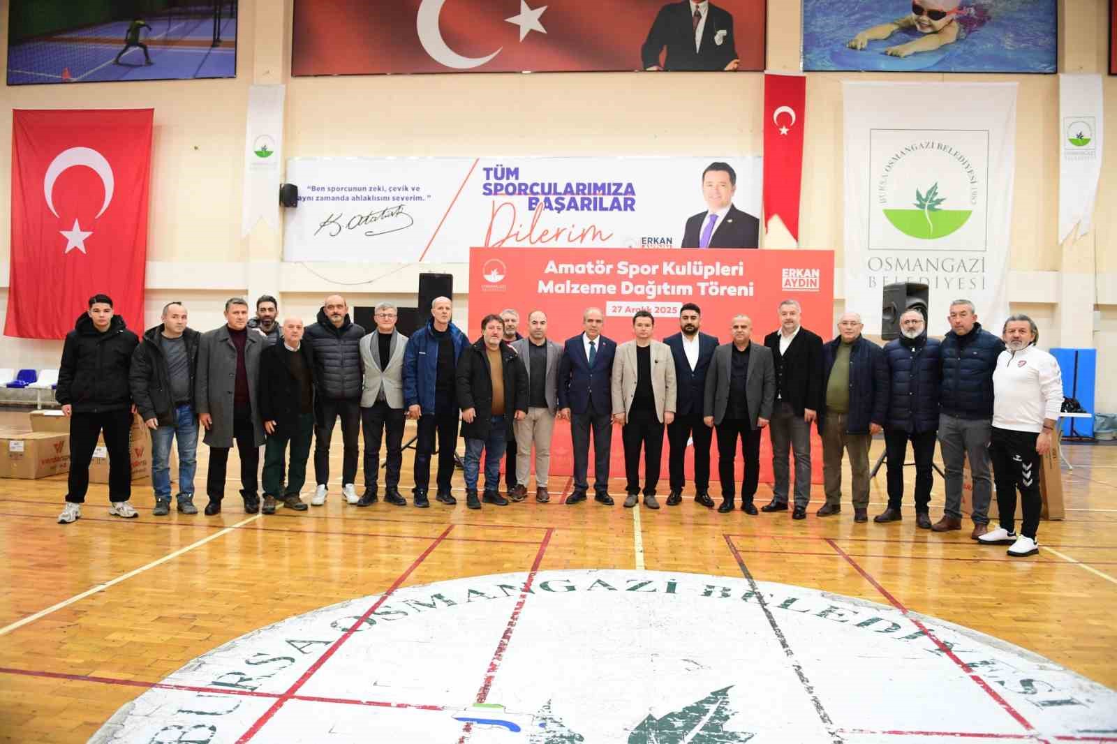 Osmangazi Belediyesi’nden amatör spor kulüplerine malzeme desteği 10 osmangazi belediyesinden amator spor kuluplerine malzeme destegi 6 mRTkP3iG