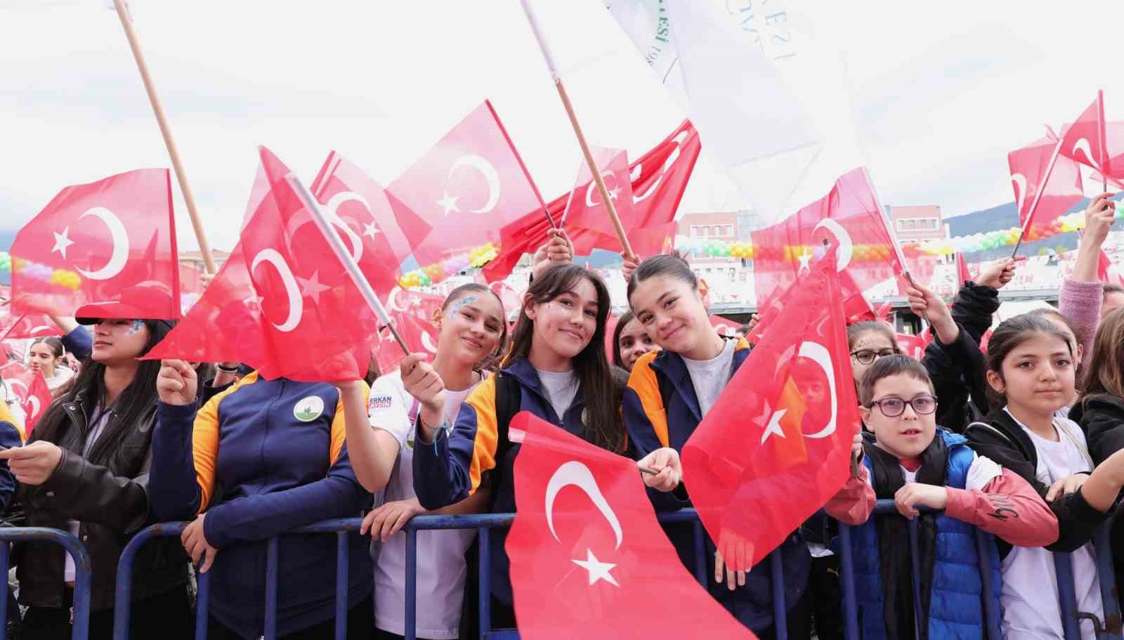 osmangazi belediyesinden cocuklara 3 gun surecek bayram hediyesi 2 rDMFwu4M