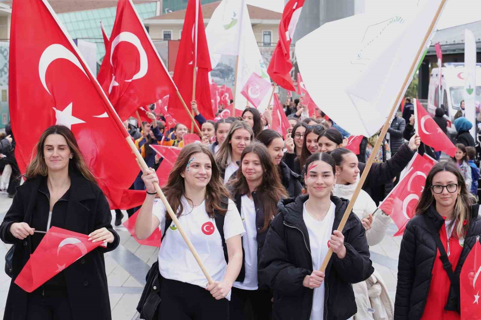 osmangazi belediyesinden cocuklara 3 gun surecek bayram hediyesi 3 P55CXIi3