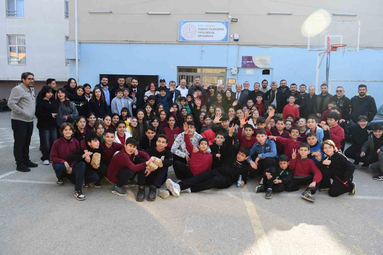 osmangazi belediyesinden cocuklarin iclerini isitan dayanisma 0 MeJvzSBK