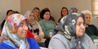 osmangazi-belediyesinden-kadin-ve-toplum-baslikli-soylesi-WLwWc3PD.jpg