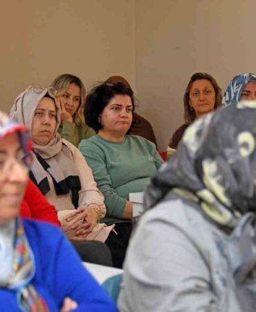 osmangazi-belediyesinden-kadin-ve-toplum-baslikli-soylesi-WLwWc3PD.jpg