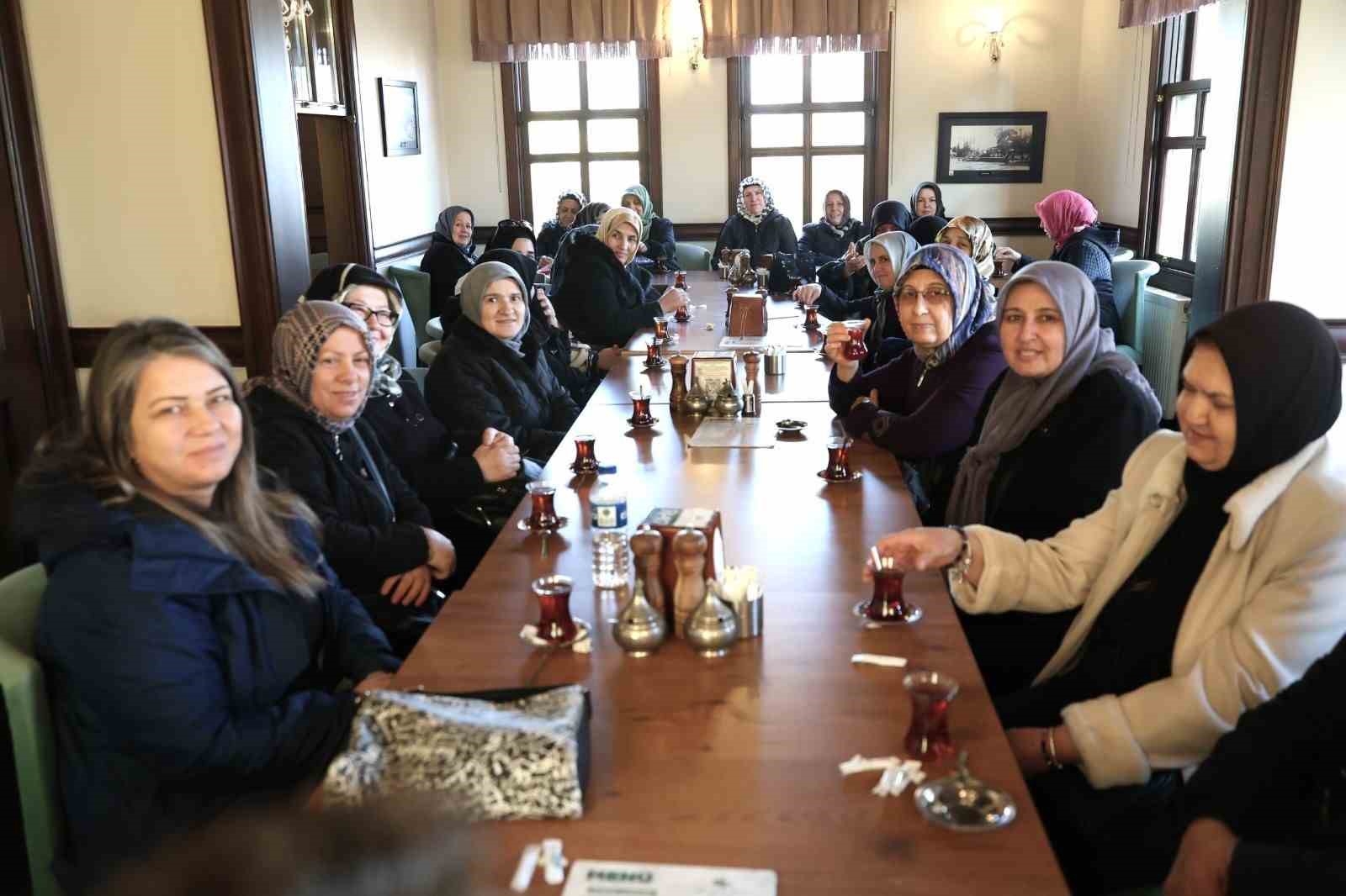 Osmangazi Belediyesi’nden kadınlara kültür gezisi 5 osmangazi belediyesinden kadinlara kultur gezisi 1 9duATXEU