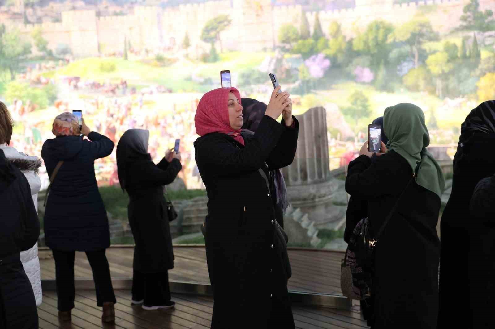Osmangazi Belediyesi’nden kadınlara kültür gezisi 9 osmangazi belediyesinden kadinlara kultur gezisi 5