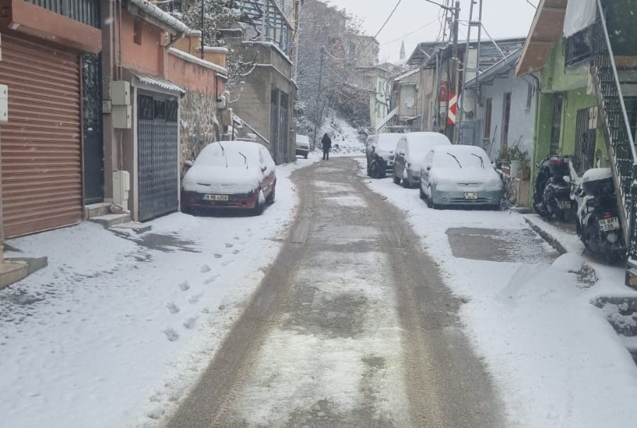 osmangazi belediyesinden karla mucadelede kesintisiz mesai 2 mLHiz6Hi