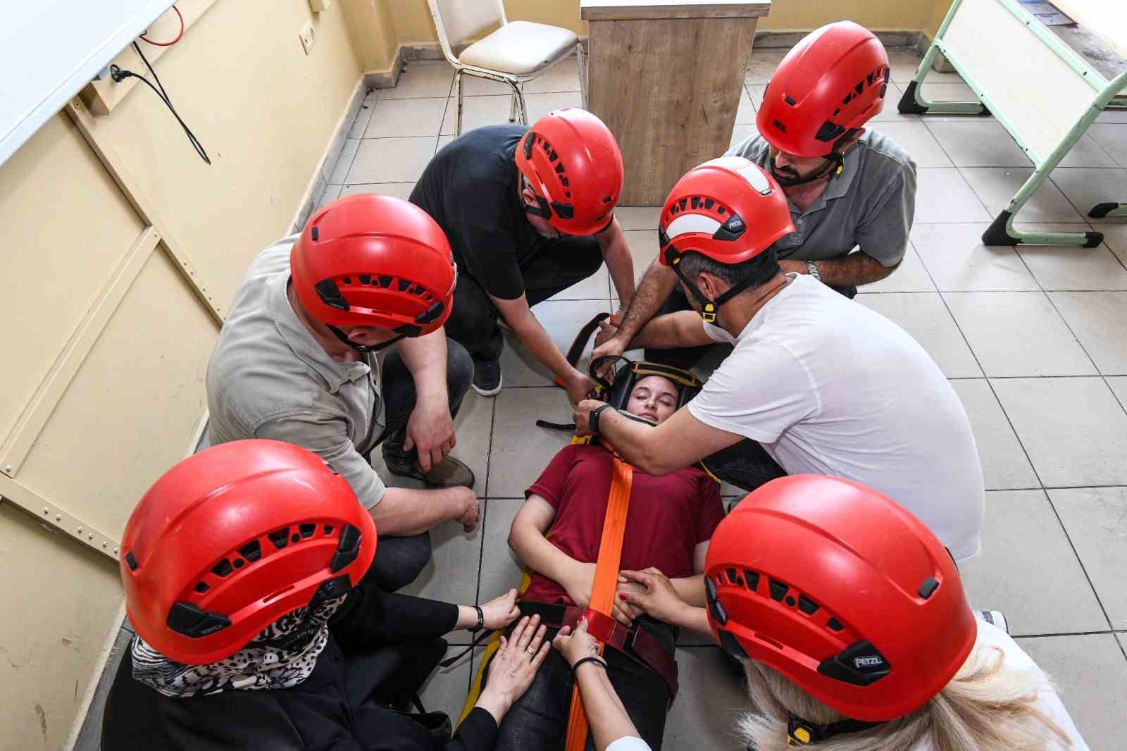 Osmangazi Belediyesi’nden okullarda afet bilinci çalışması 7 osmangazi belediyesinden okullarda afet bilinci calismasi 3 Lw2ZDePE
