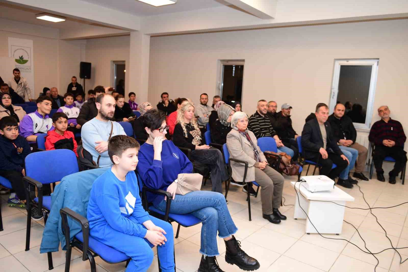 osmangazi belediyesinden sporcu ailelerine yol gosteren panel 2 kEkyzdkf
