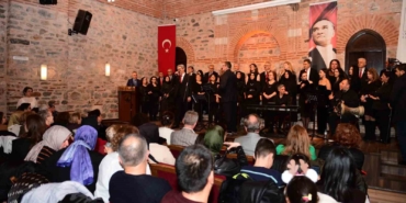 osmangazi-belediyesinden-turkulerle-dolu-unutulmaz-konser-IqmHJYYC.jpg