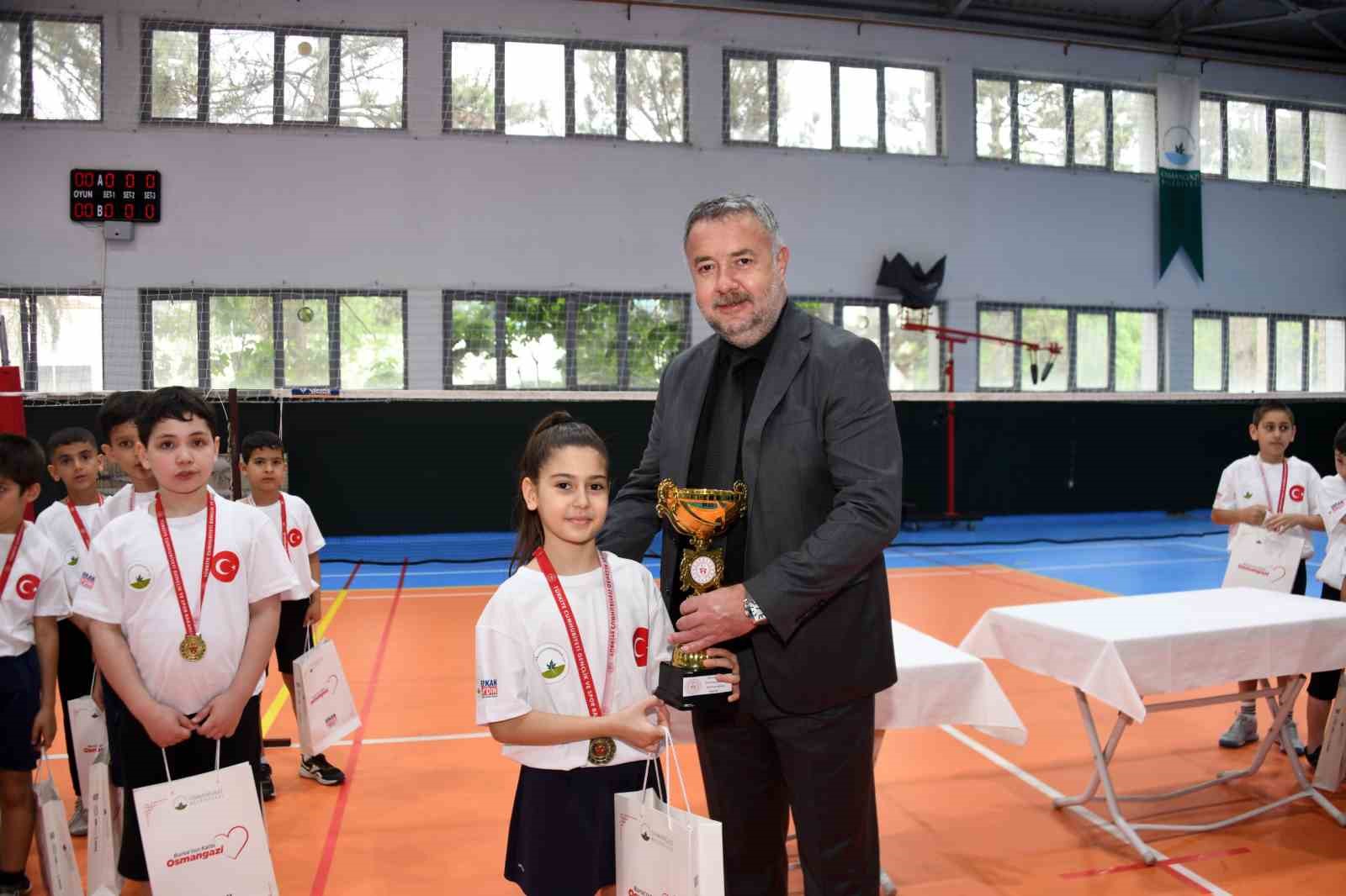 osmangazi belediyespordan badmintonda tarihi basari 1 rE7VHDt8