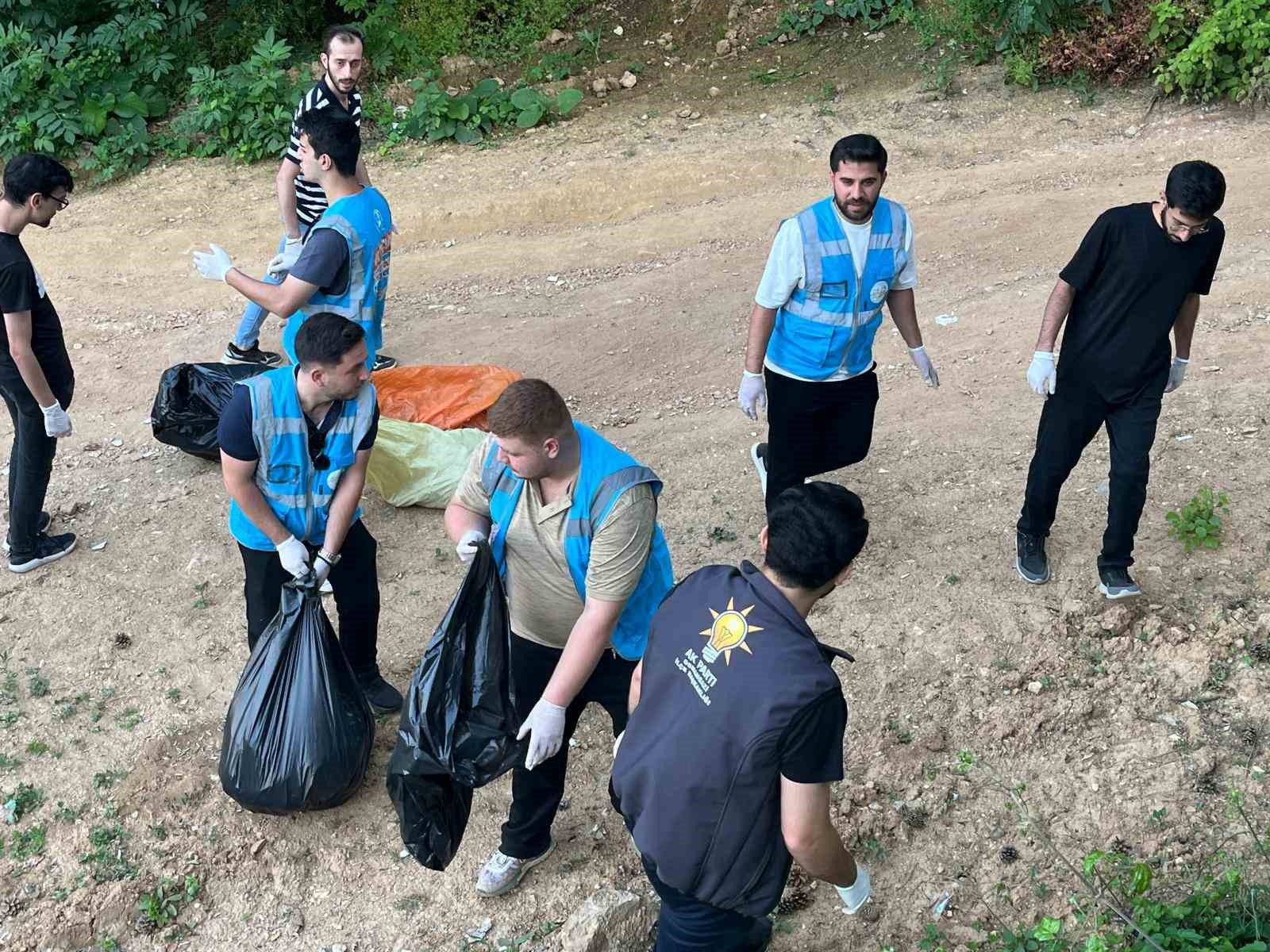 Osmangazi Gençlik Kolları’ndan çevre haftası etkinliği 6 osmangazi genclik kollarindan cevre haftasi etkinligi 2 cBXGQBkY