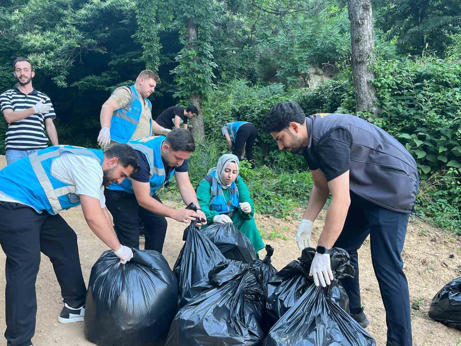 Osmangazi Gençlik Kolları’ndan çevre haftası etkinliği 7 osmangazi genclik kollarindan cevre haftasi etkinligi 3 zerKkSzk
