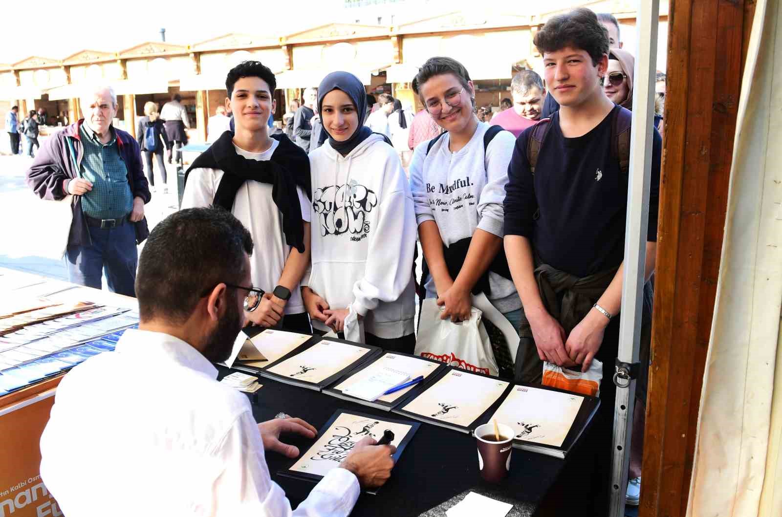 osmangazi kitap fuari 8inci gununde de doldu tasti 3 1ROiOKTg