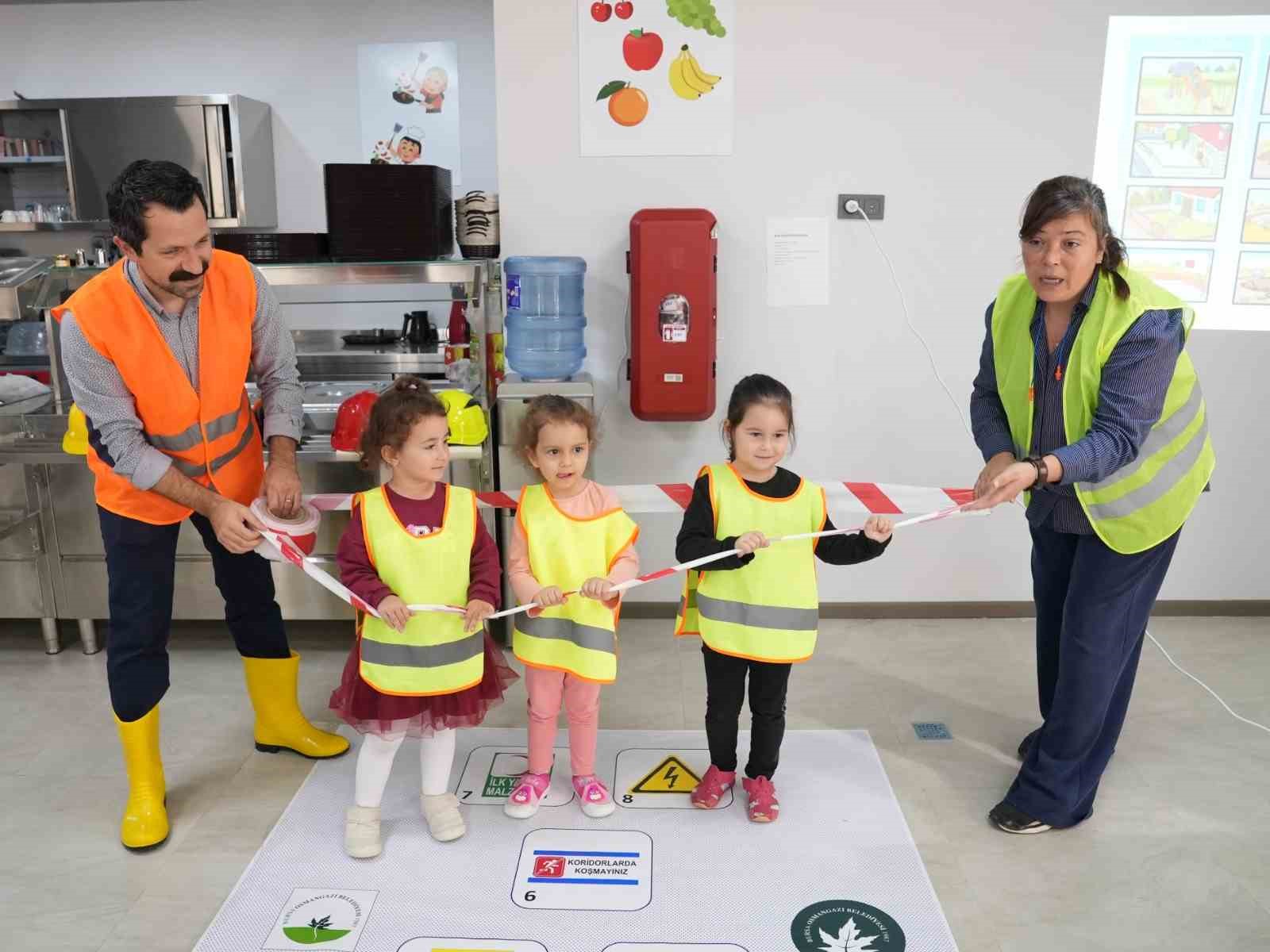 osmangazi kreslerinde miniklere is guvenligi egitimi 3 R9UEuXJZ