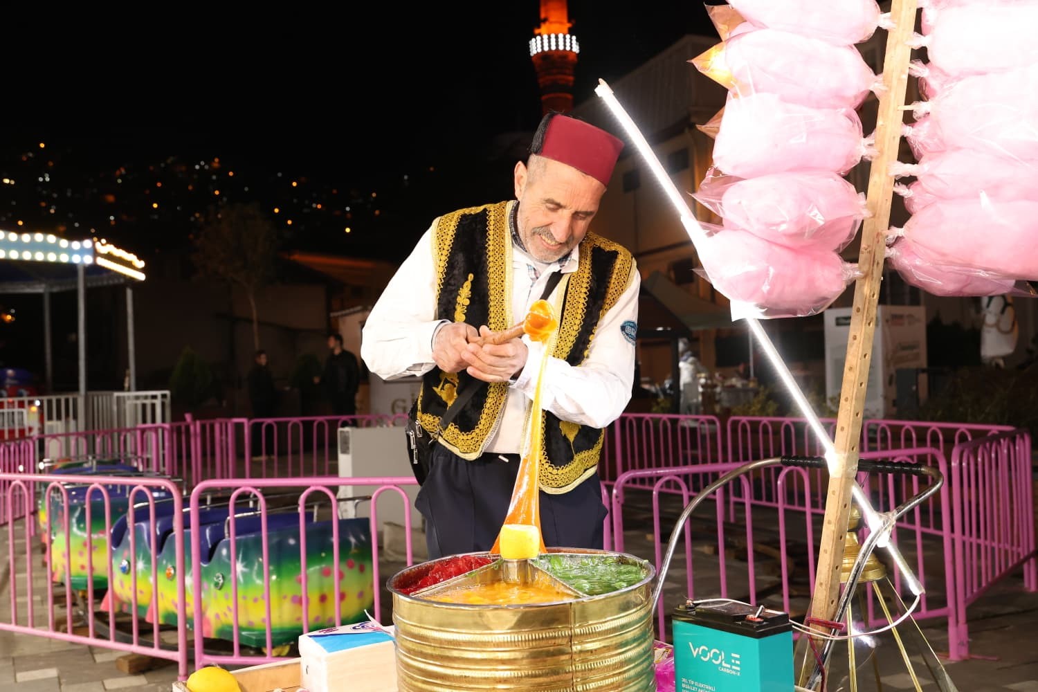 osmangazi ramazan sokagi kapilarini acti 2 V9SkGOjg