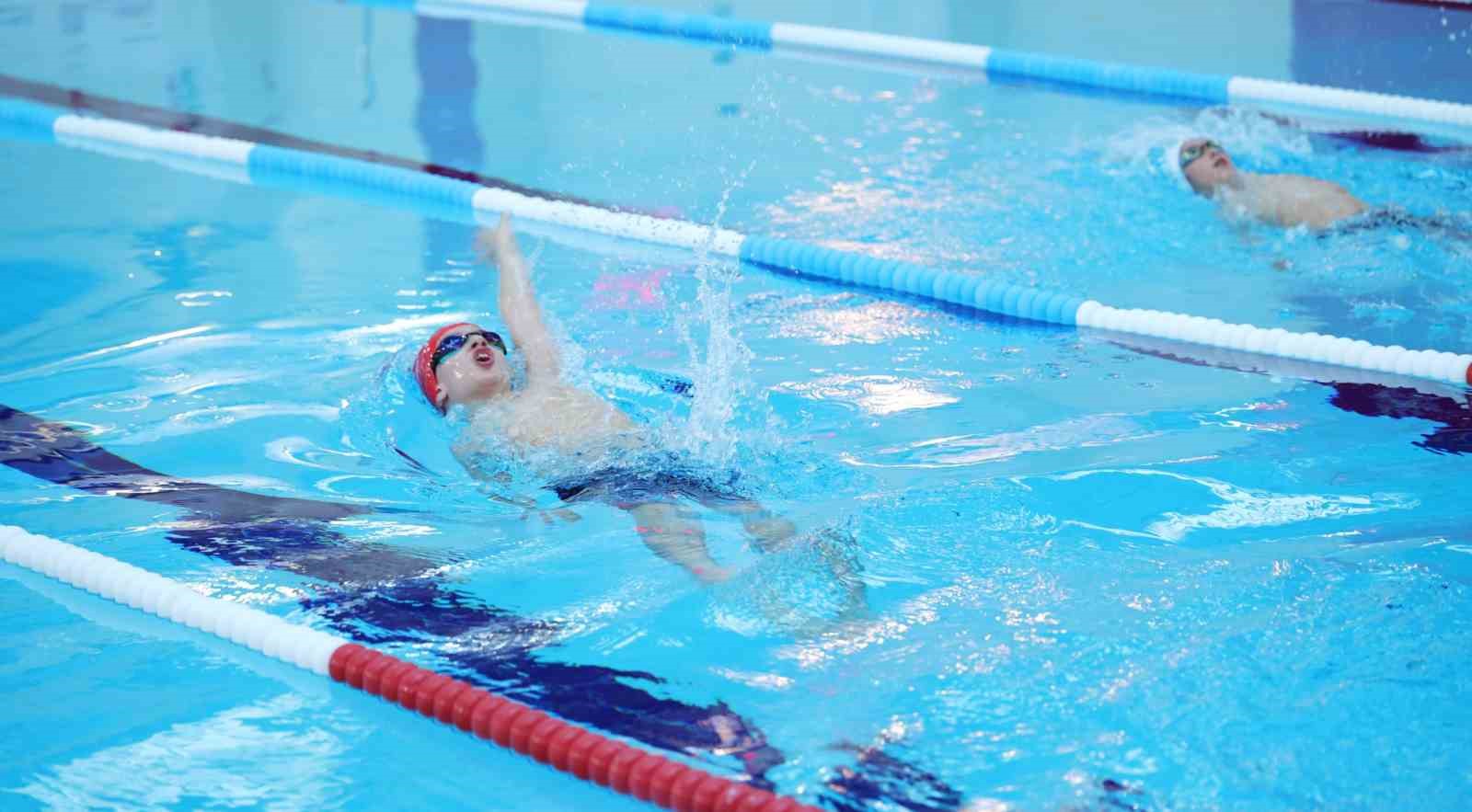 osmangazi yuzme senliginde kazananlar kupalarini aldi 0 X7Oy8n1R