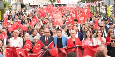 osmangazide-25-bin-genc-19-mayis-coskusunda-bulustu-EkWMuE8b.jpg