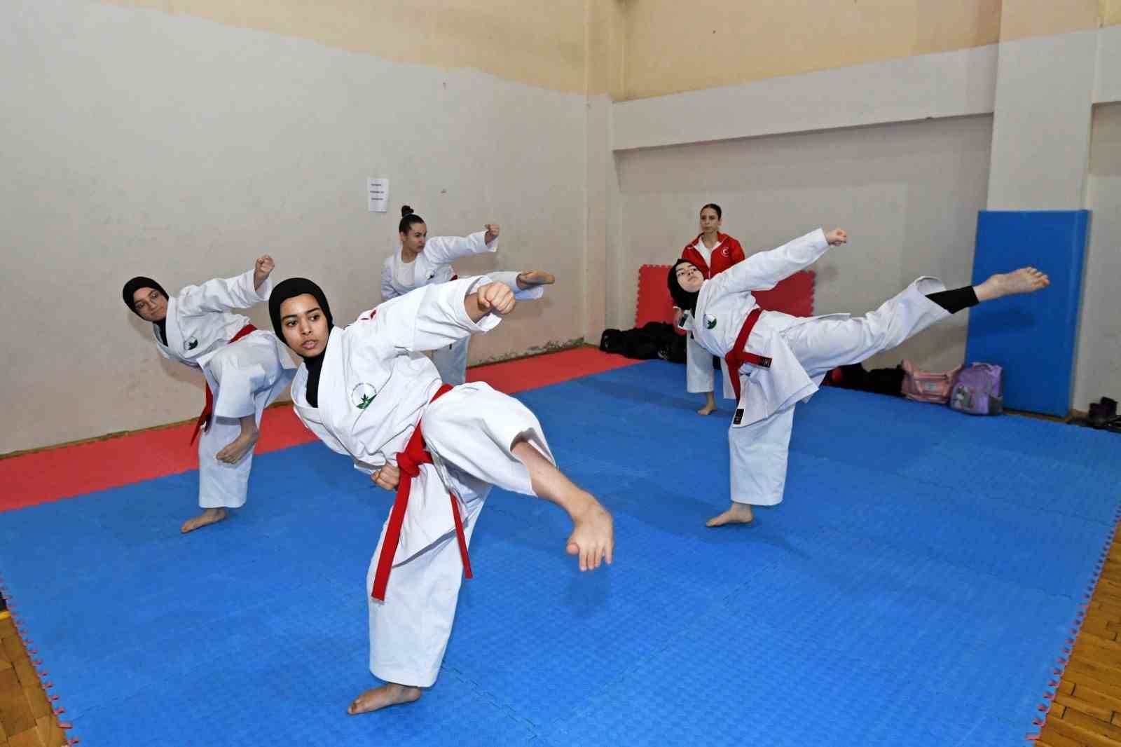 osmangazide 300 karateci kusak sevinci yasadi 3 FWRDmPmw