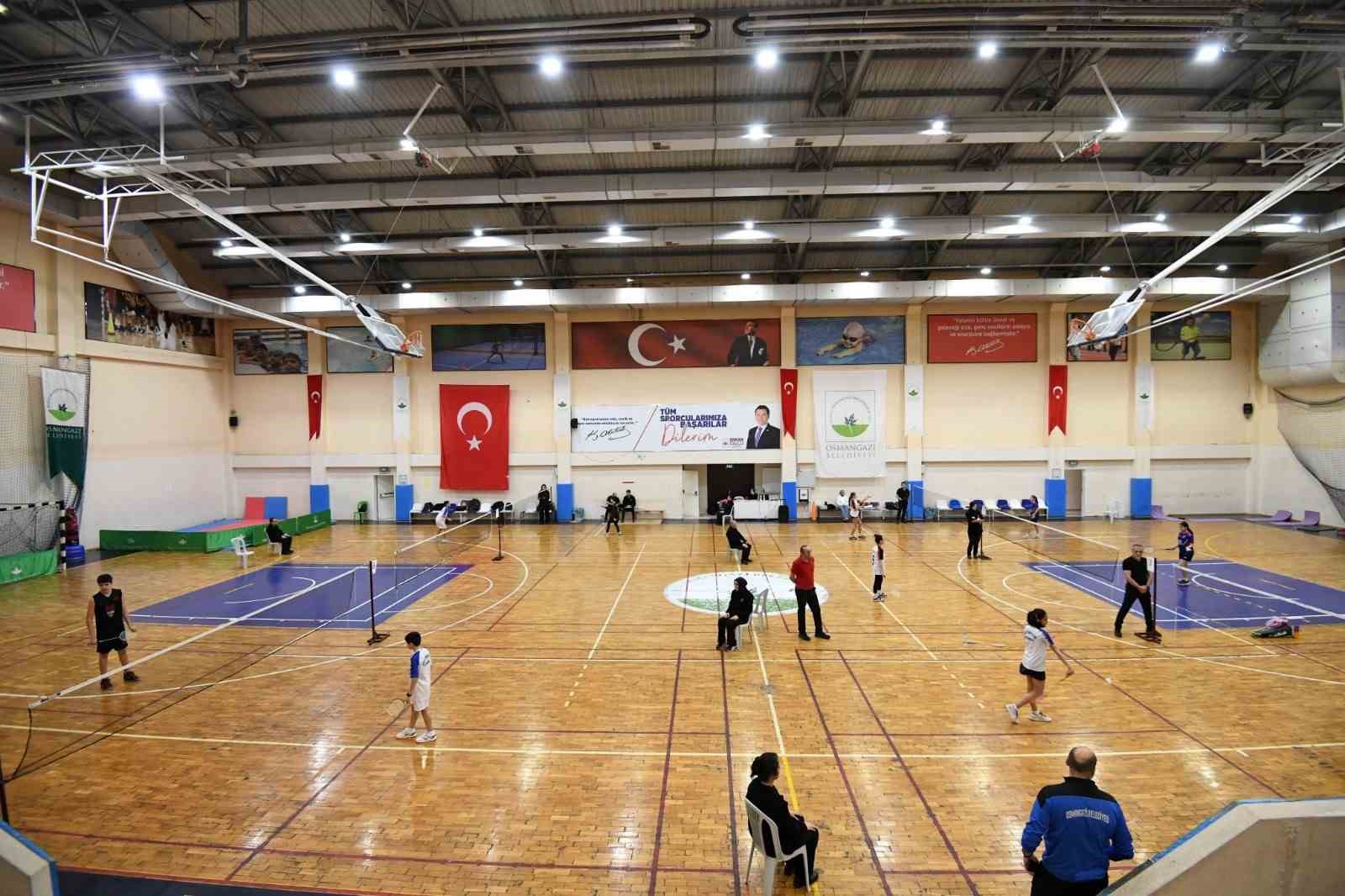 osmangazide badminton heyecani zirveye tasti 1 1vfbXAYU