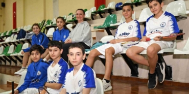 osmangazide-badminton-heyecani-zirveye-tasti-Al3uWdPu.jpg