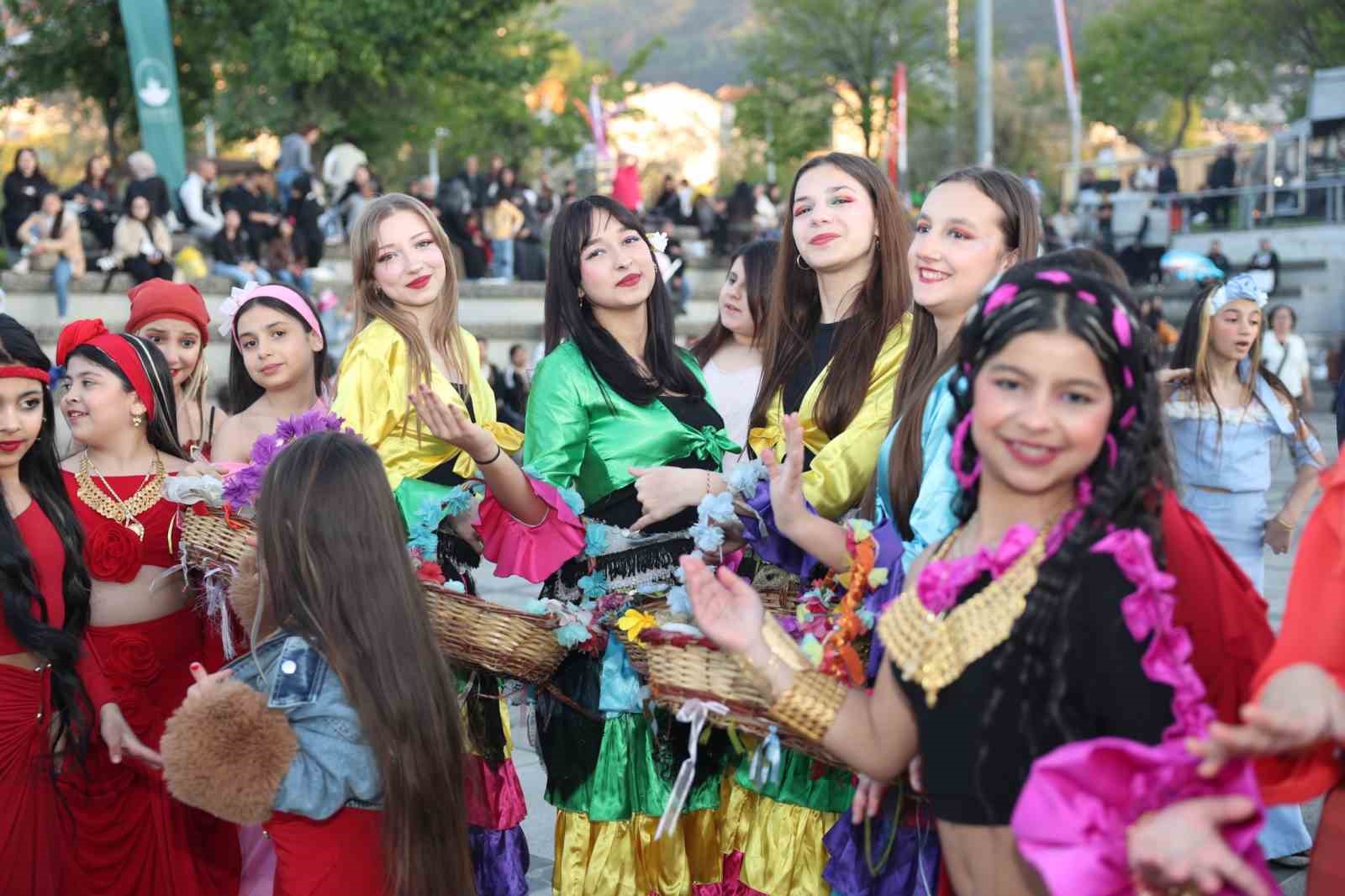 osmangazide baharin mujdesi hidirellez coskuyla kutlandi 0 8M3CkCAn