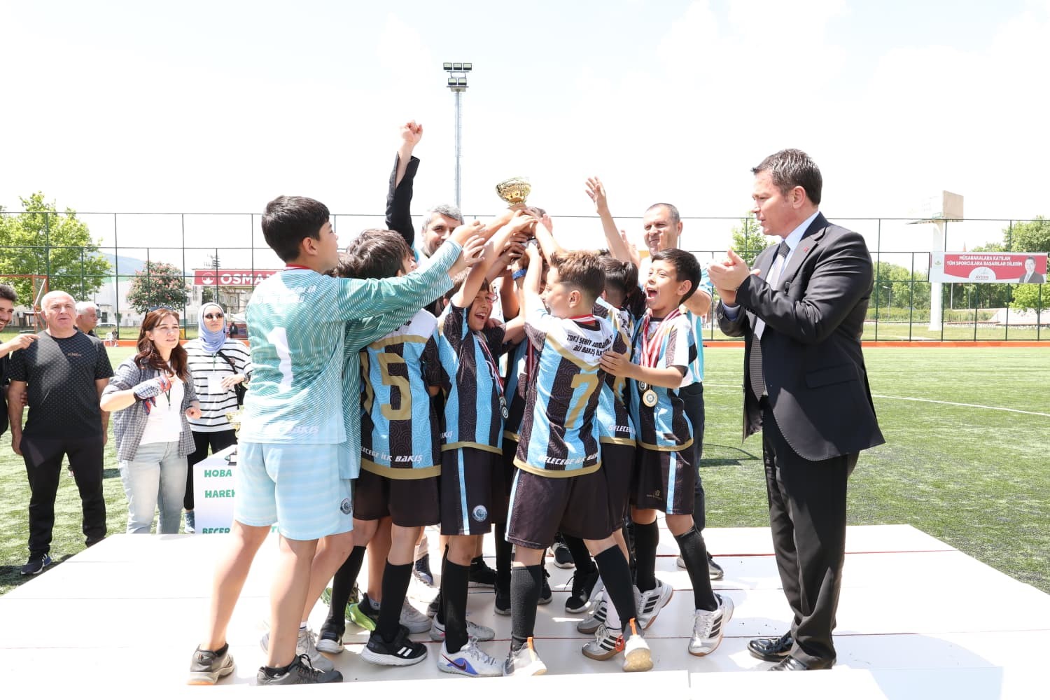 osmangazide cocuk olimpiyatlari nefes kesen yarislara sahne oldu 0 uUZCq5cm