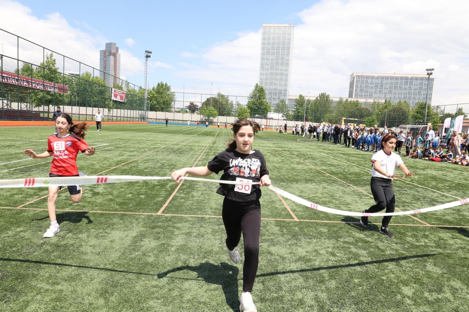 osmangazide cocuk olimpiyatlari nefes kesen yarislara sahne oldu 2