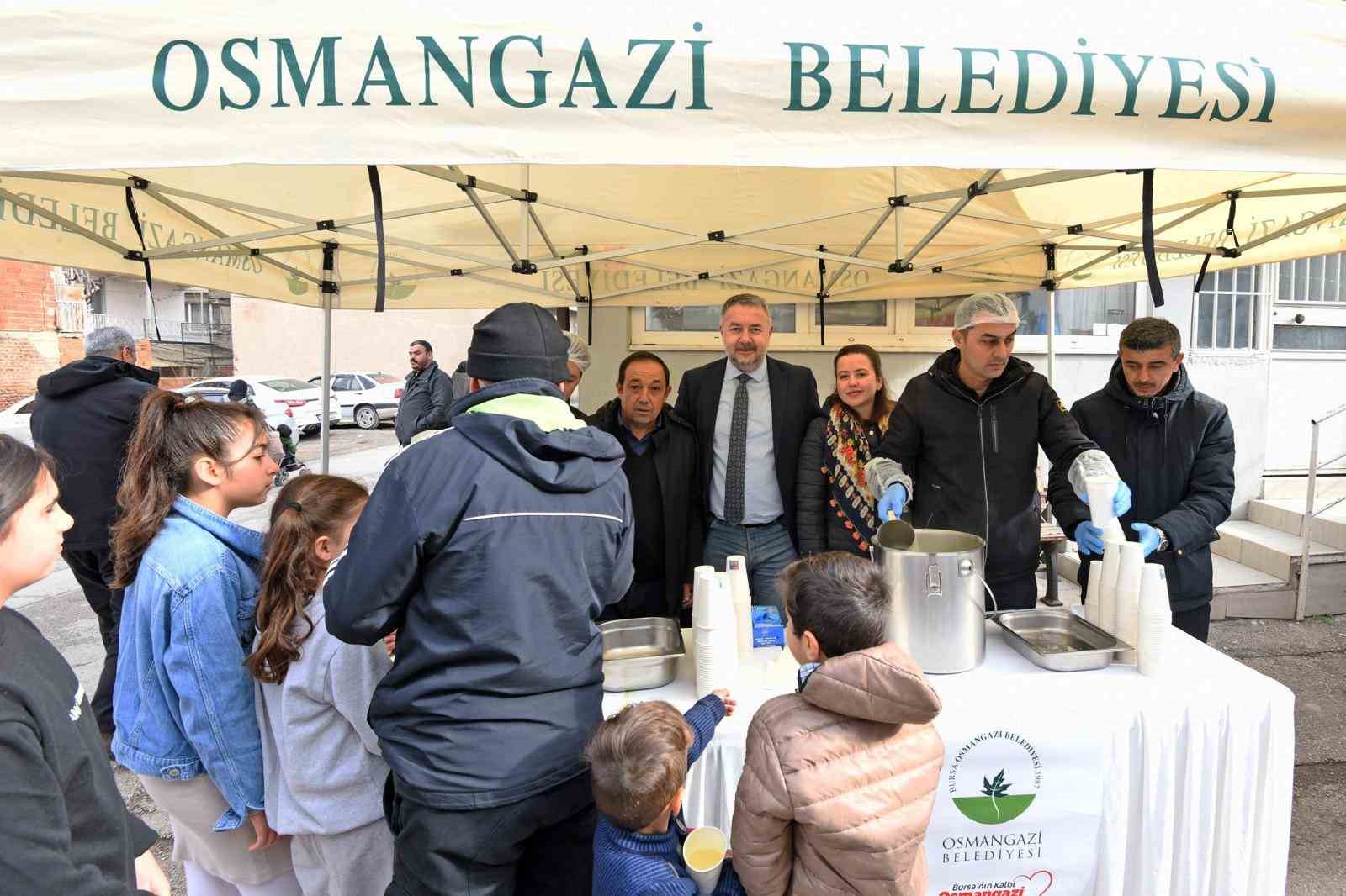 osmangazide cuma bereketi vatandaslarla paylasildi 0 LI6DbtCp