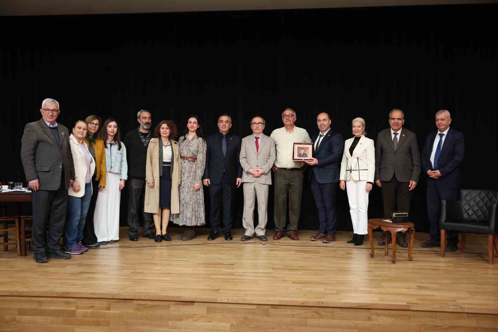 osmangazide dunya tiyatro gunu orhan kemalin hayatiyla taclandi 4 ZKSOsAuY