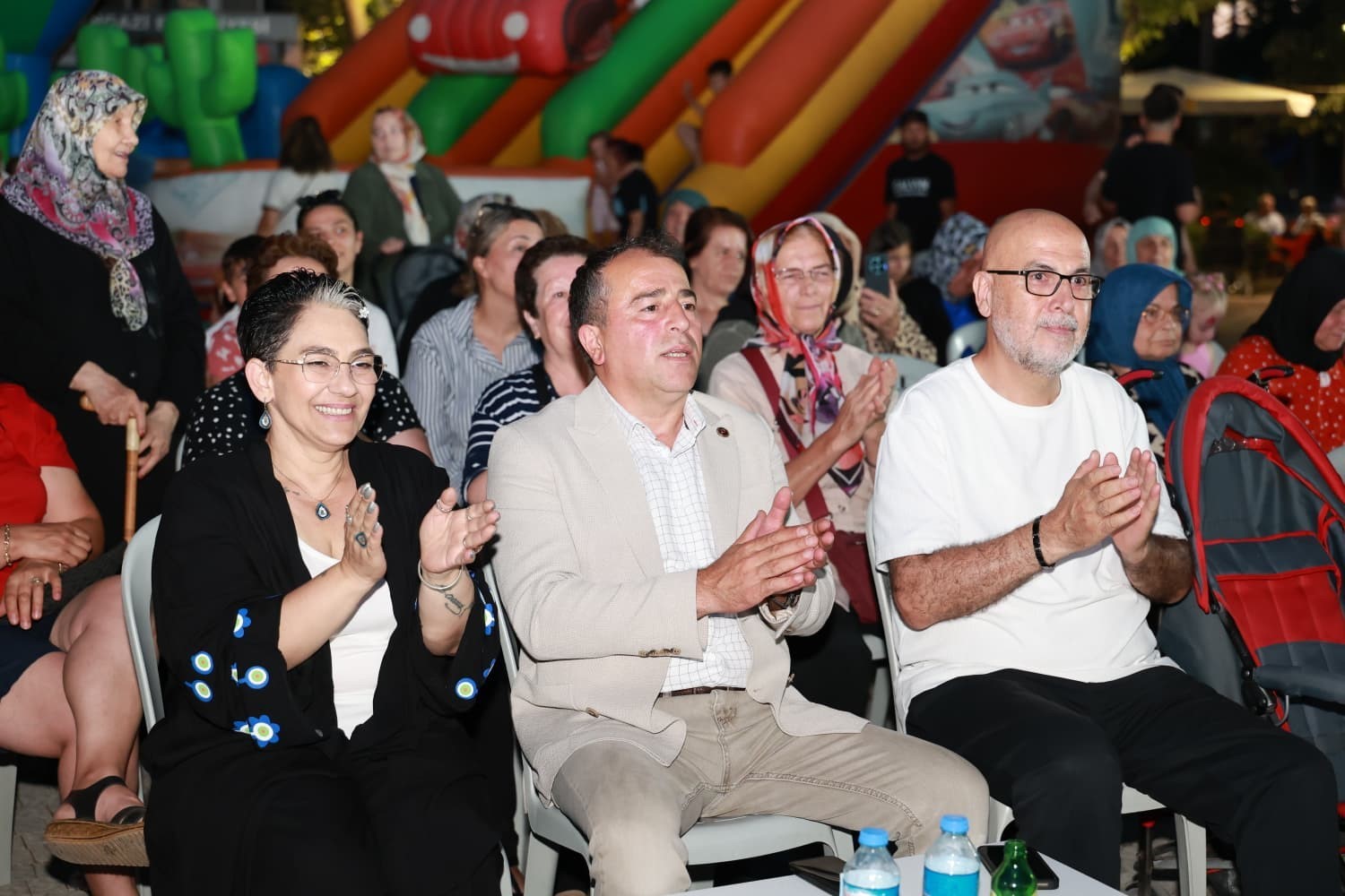 Osmangazi’de eğlence mahalle mahalle geziyor 8 osmangazide eglence mahalle mahalle geziyor 4 MjX4Xcmz