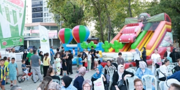 osmangazide-eglence-mahalle-mahalle-geziyor-Gad28FlA.jpg