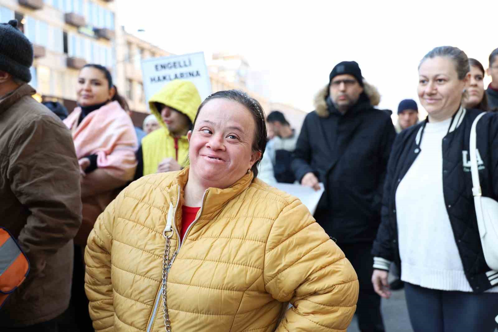 osmangazide engelli bireyler farkindalik icin yurudu 1 TSEC9Mva