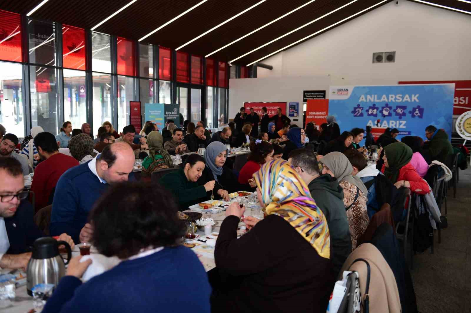 osmangazide engelli bireyler ve aileleri kahvaltida bulustu 3 BvTwV8eE