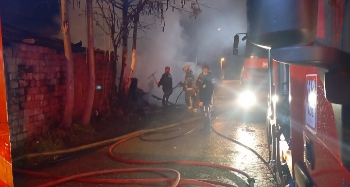 osmangazide gece saatlerinde yangin panigi 1 yarali 3