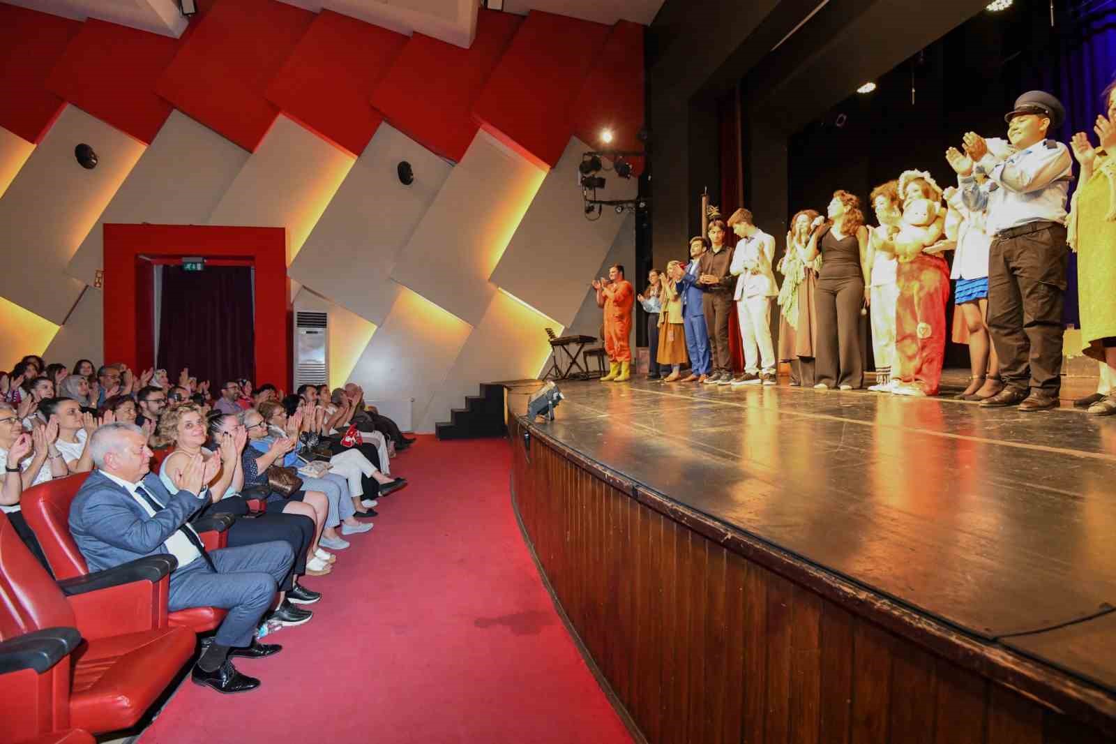 osmangazide genclerin tiyatro performansi damga vurdu 5 HsbprSP9