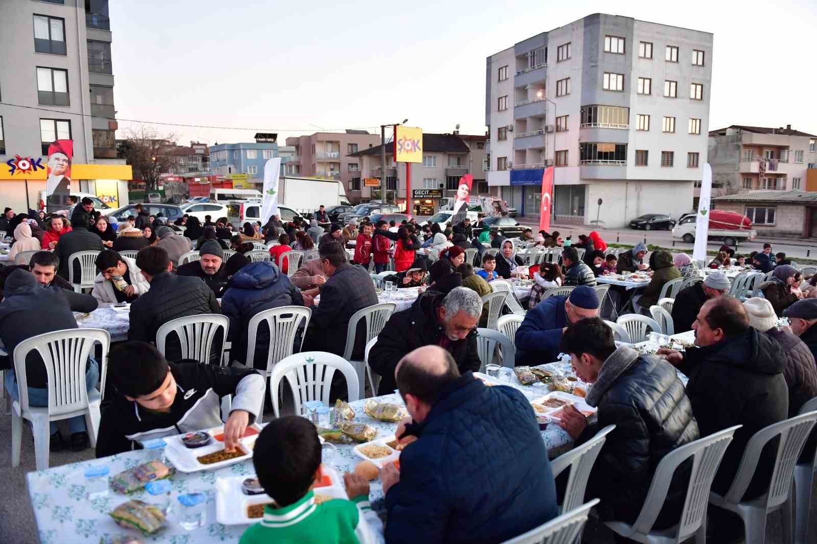 osmangazide gonul sofralari gecit mahallesinde kuruldu 3 zQcufHp4