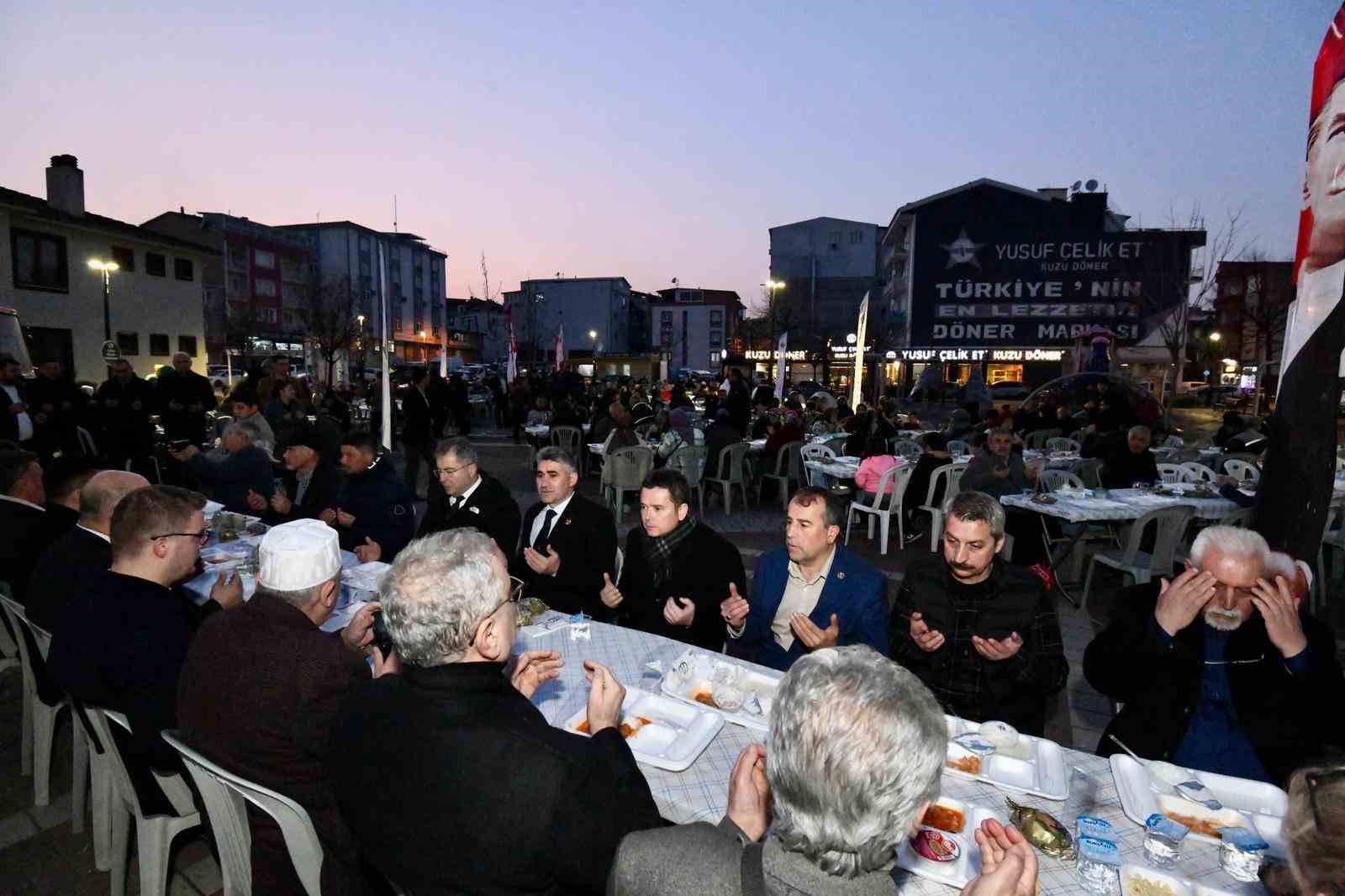 osmangazide gonul sofrasi baglarbasinda kuruldu 1 IwZNmmvC