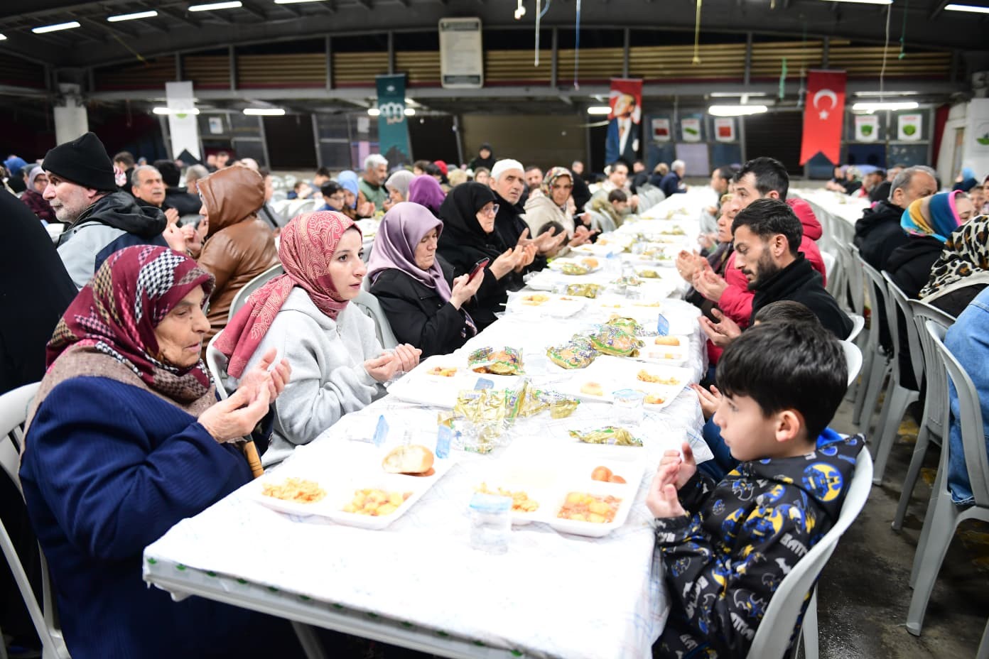 osmangazide gonulleri bulusturan iftar programi 3 qm7VS2Ib