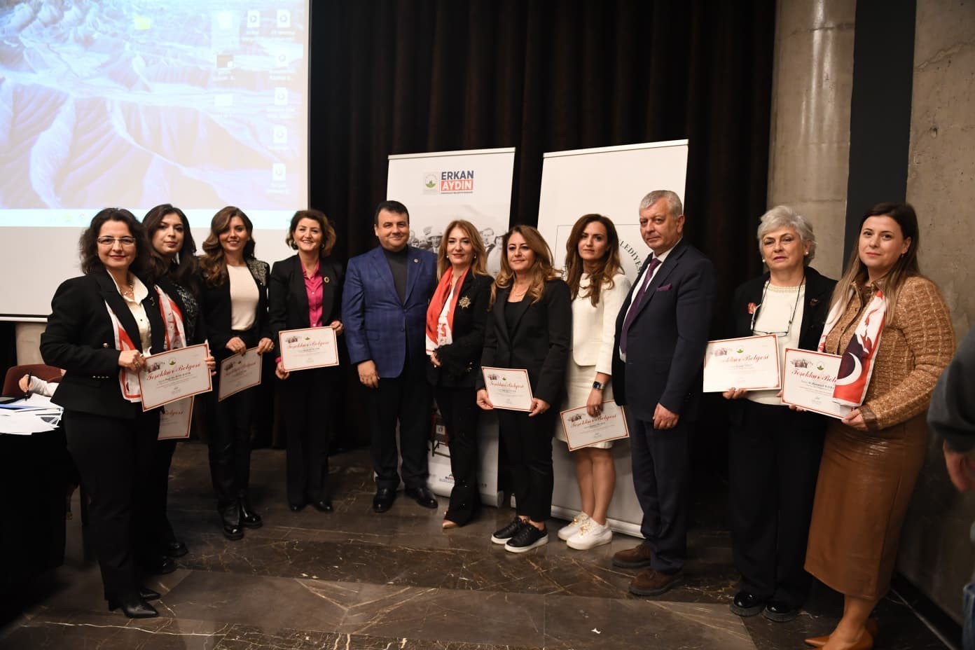 osmangazide kadinin gucu ve mucadelesi aktarildi 3 BNsyMyEZ