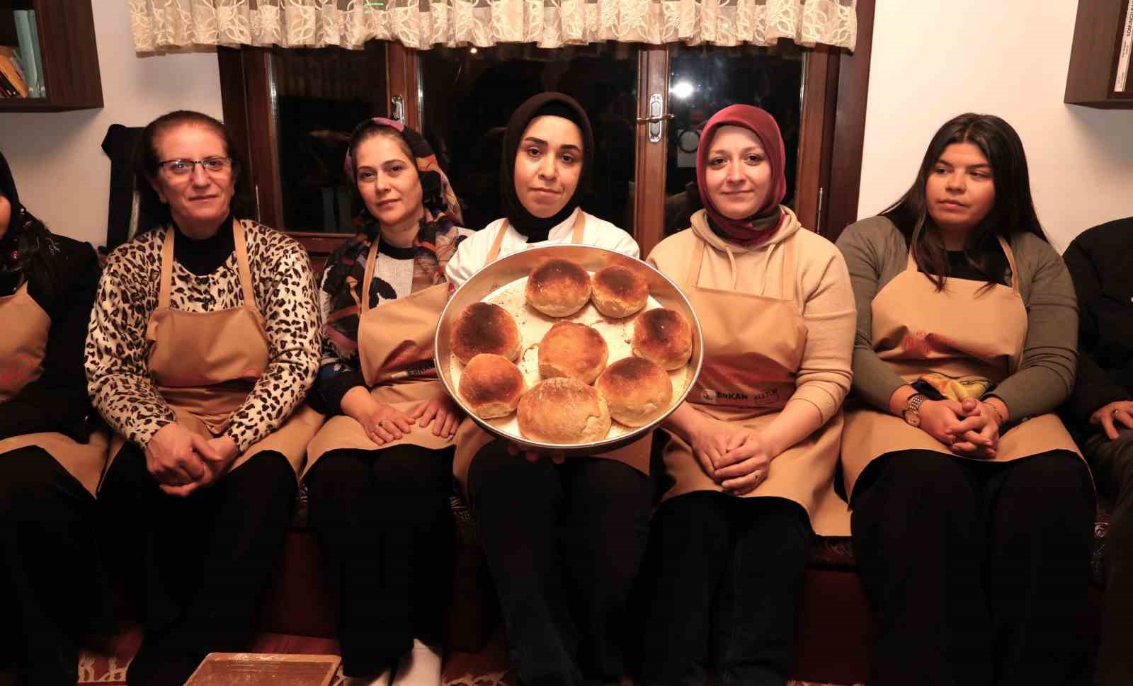 osmangazide kandil aksaminda 600 yillik bereket ekmegi pisirildi 0 C9v4CvZq