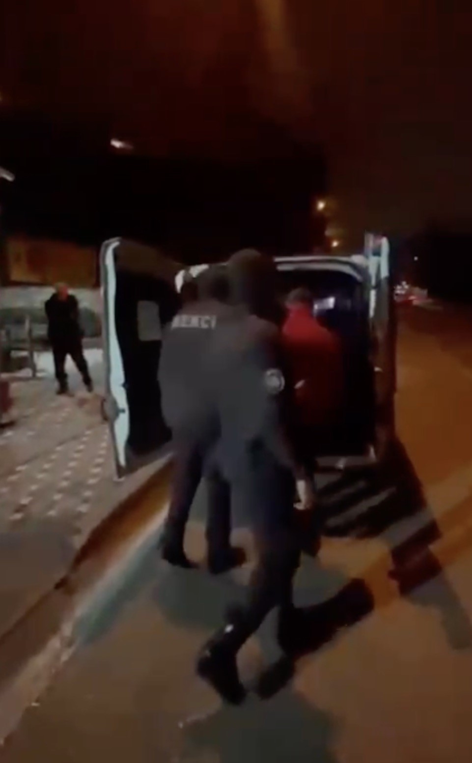 osmangazide kesinlesmis hapis cezasi bulunan 3 supheli yaklandi 0 ZlCIKgwZ