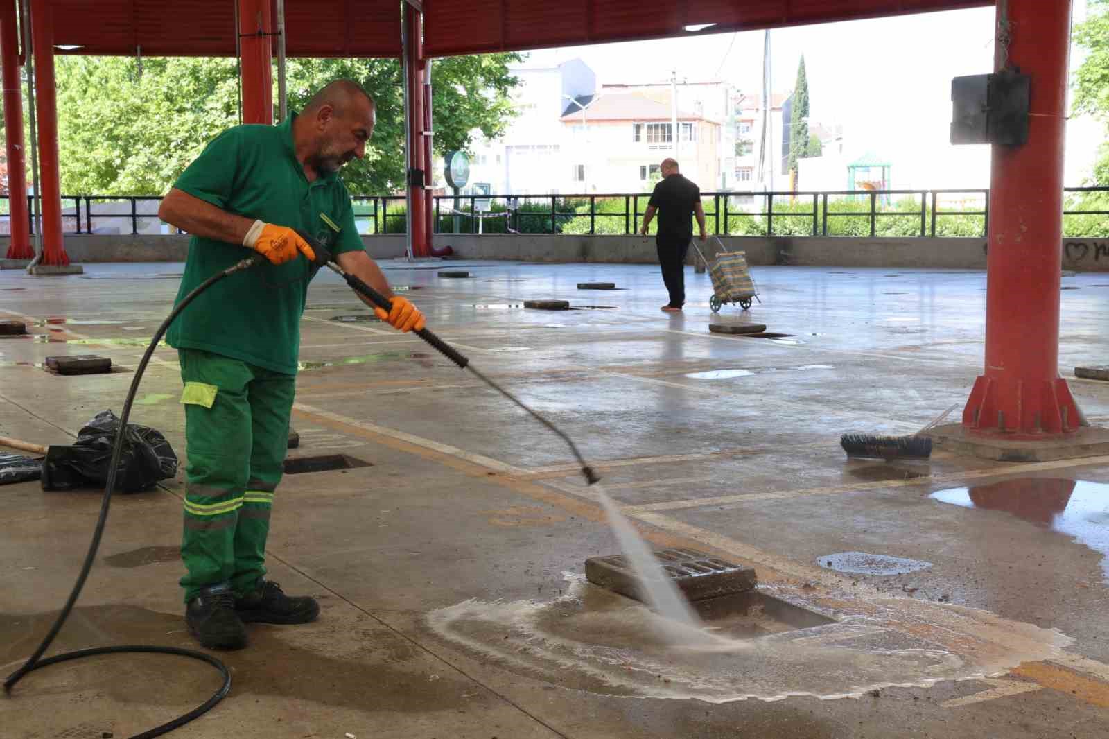 osmangazide kurban kesim alanlari titizlikle temizleniyor 1 v2bvjcBm