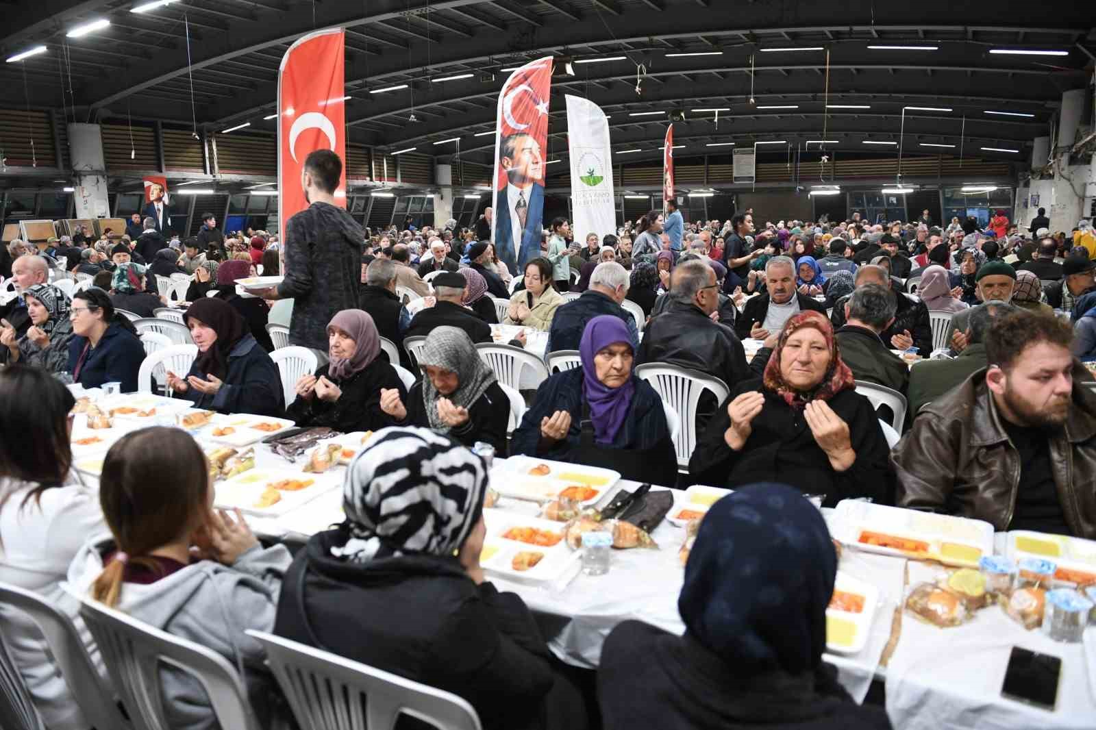 osmangazide ramazan coskusu meydanlara tasiyor 1 dZWm6mGA