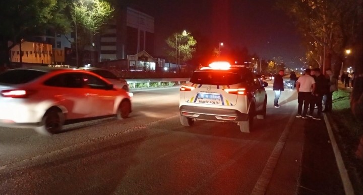Osmangazi’de trafik kazası: Otomobil takla attı, 1 yaralı 8 osmangazide trafik kazasi otomobil takla atti 1 yarali 4 htXmlXKn