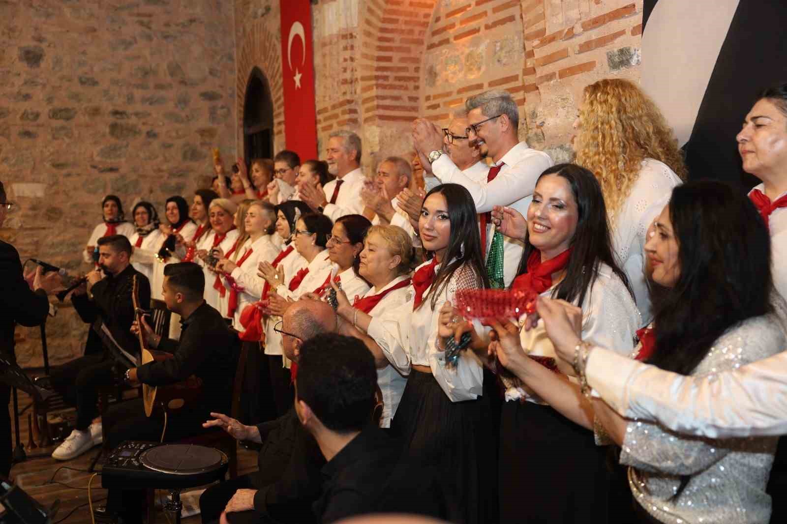 osmangazide turkuler gonullere islendi 1 WeBWuwBG