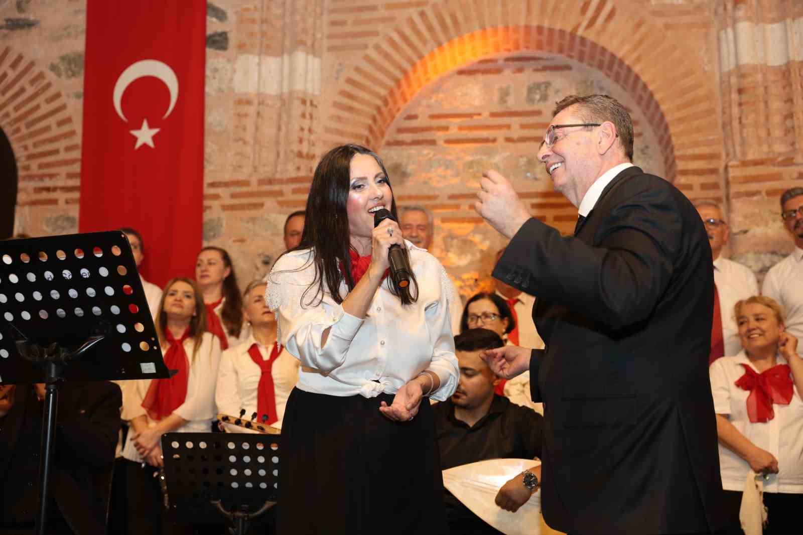 osmangazide turkuler gonullere islendi 2 WJlMMReA