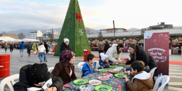 osmangazide-yeni-yil-heyecani-meydani-sardi-mS1KksfR.jpg