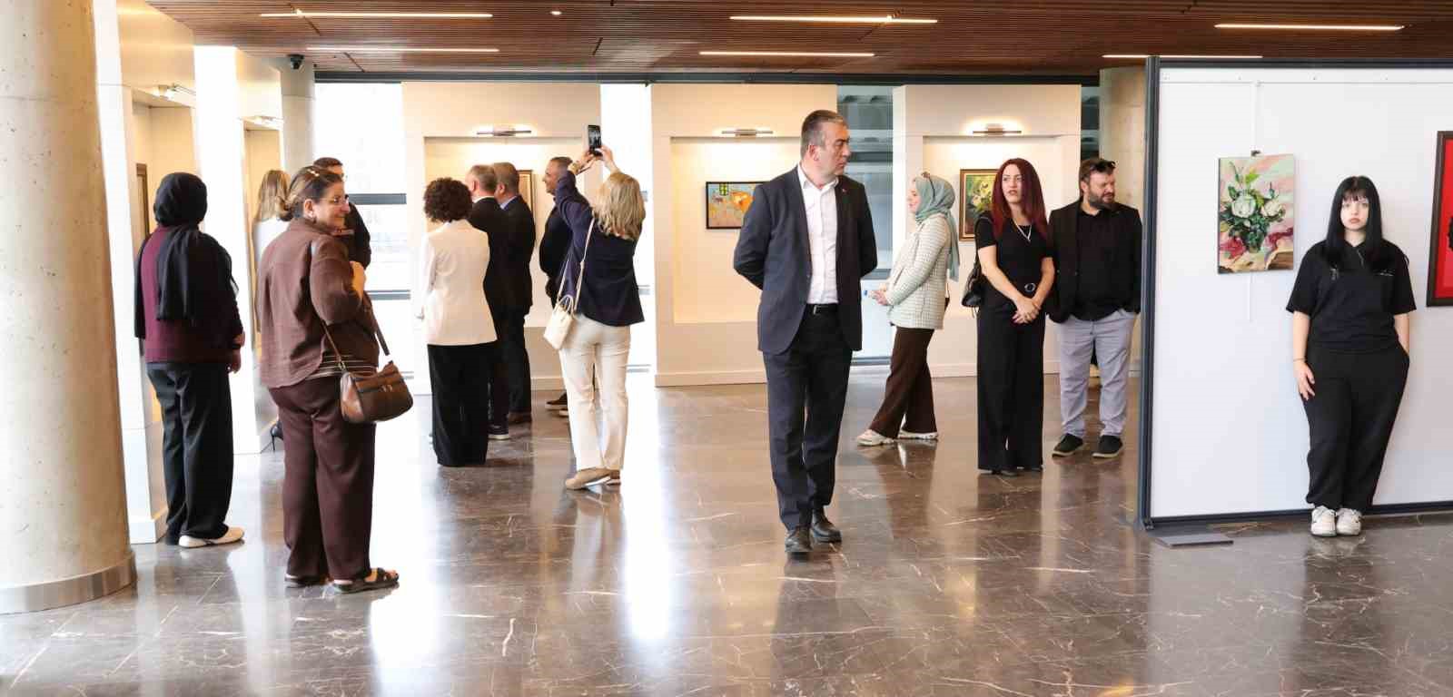 osmangaziden ataturkun cocuklarindan sanata bakis sergisi 3 6kVrSvz6