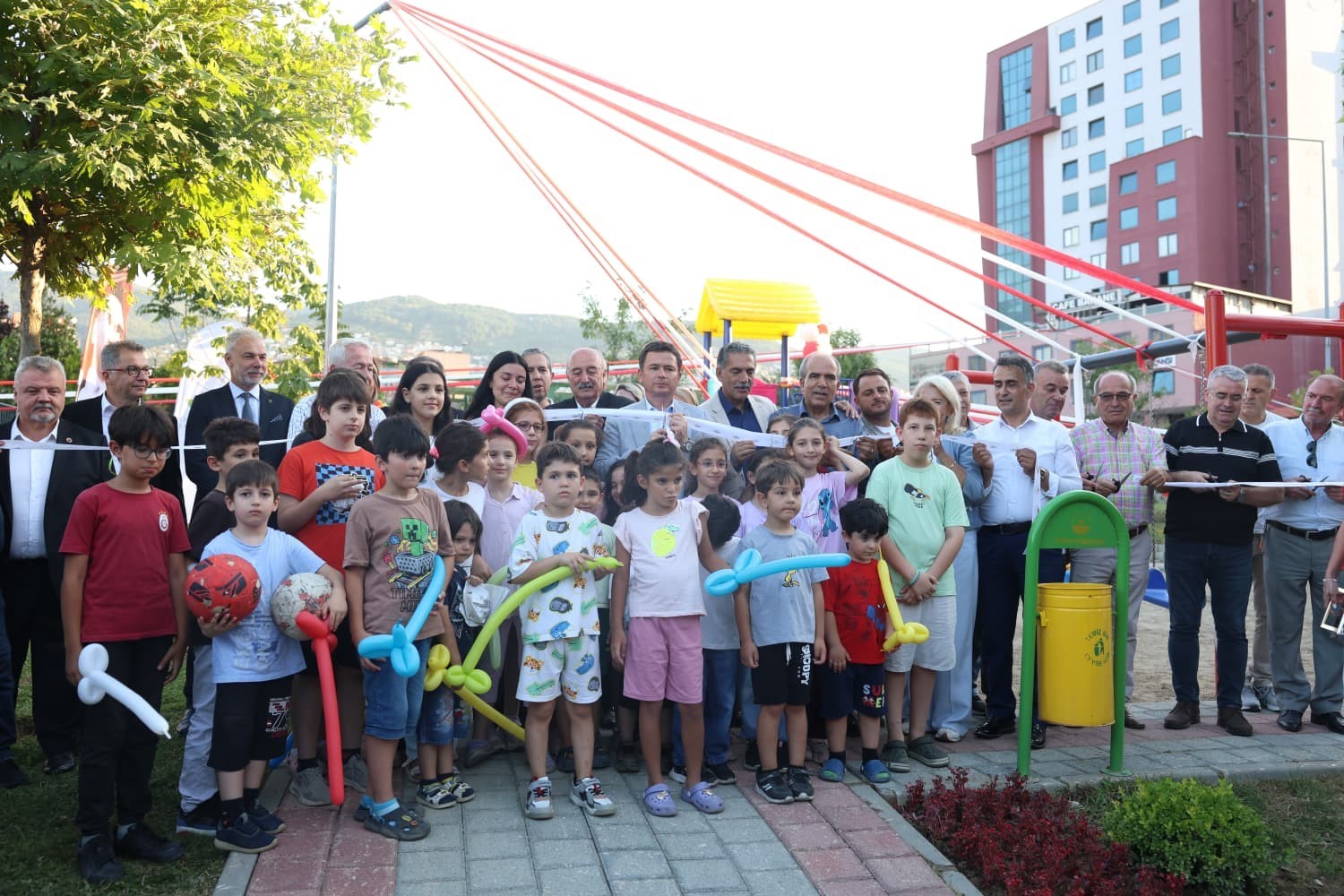 osmangaziden cocuklar icin yeni ve guvenli yasam alani 0